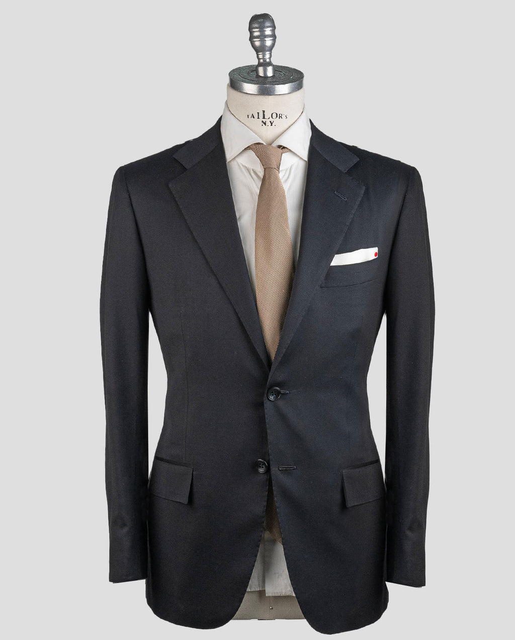 Kiton Black Virgin Wool Suit Drop 7R (300F)