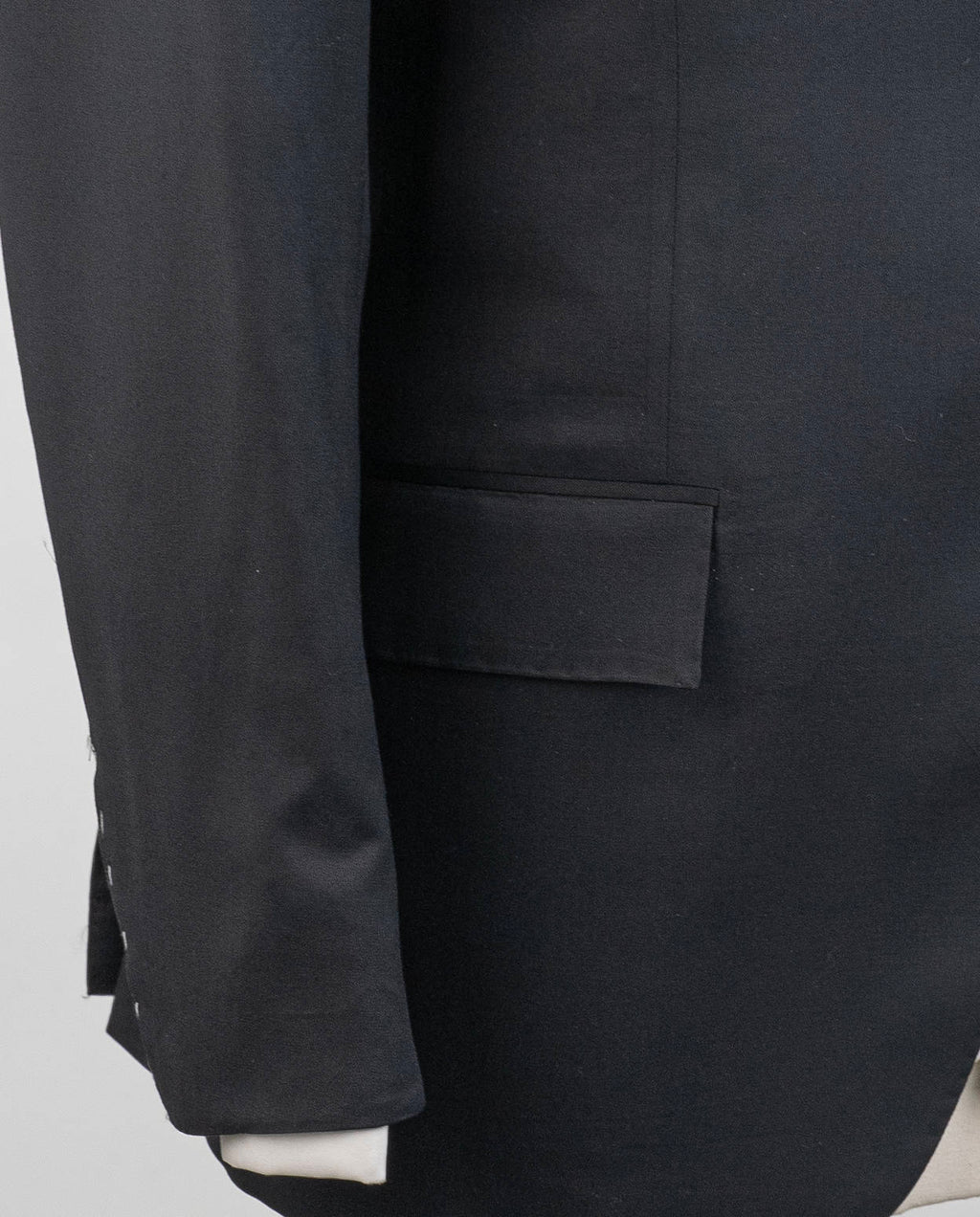 Kiton Black Virgin Wool Suit Drop 7R (300F) — view 5
