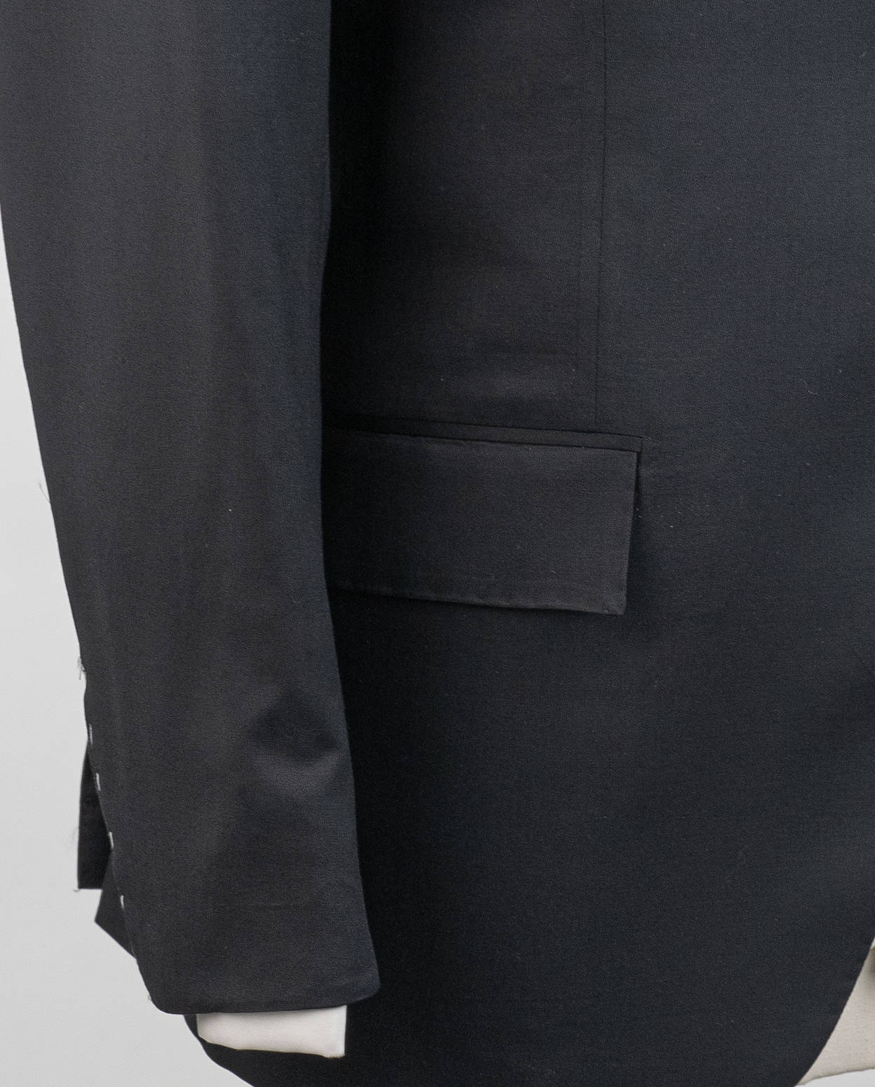 Kiton Black Virgin Wool Suit Drop 7R (300F) — view 5
